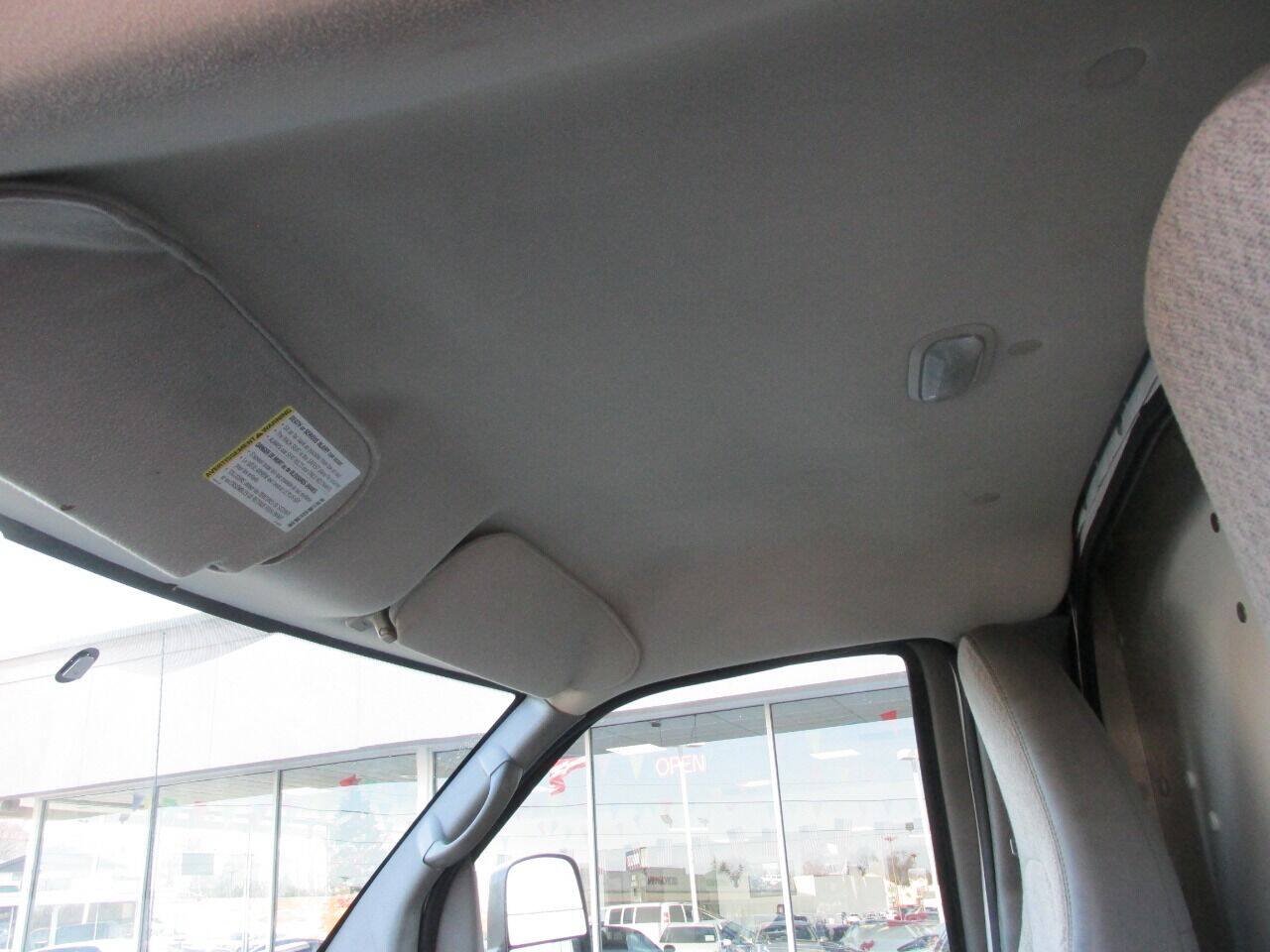 Used 2014 Chevrolet Express 3500 RWD image 24