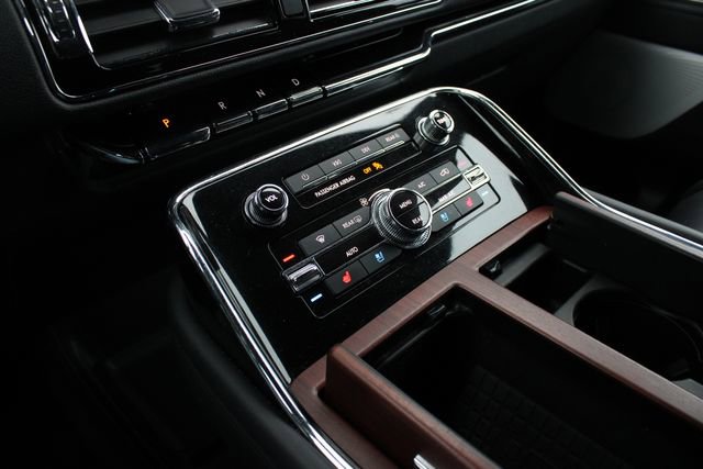 Used 2023 Lincoln Navigator L Reserve image 15