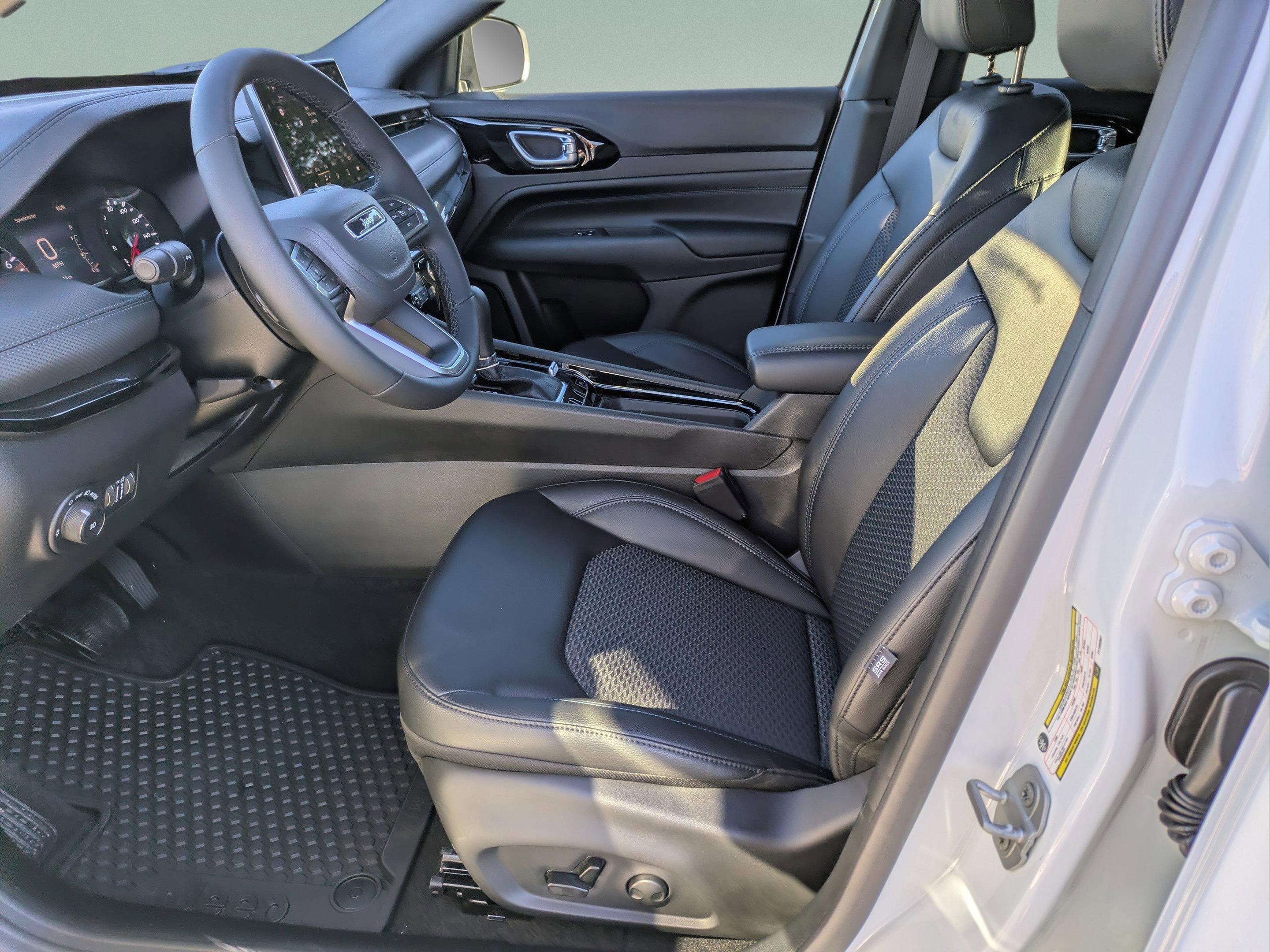 New 2026 Jeep Compass Latitude w/ Sun and Sound Group image 21