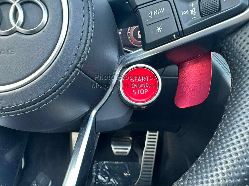 Used 2021 Audi R8 V10 w/ Premium Package RWD image 30