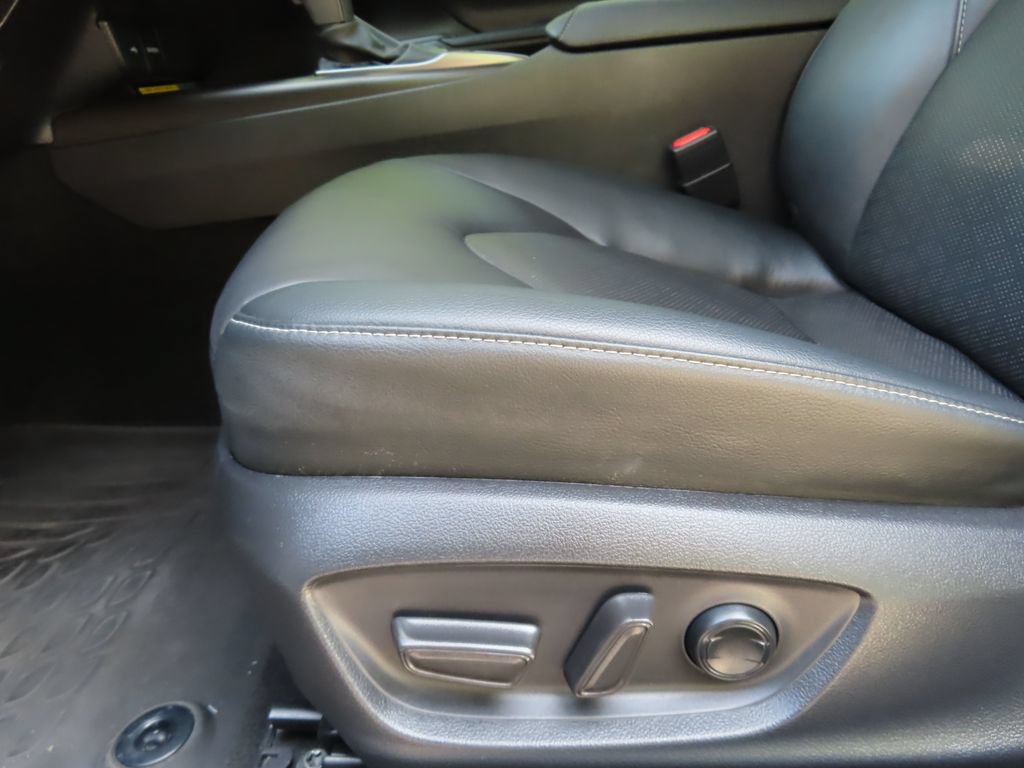 Used 2021 Toyota Camry XSE FWD image 7