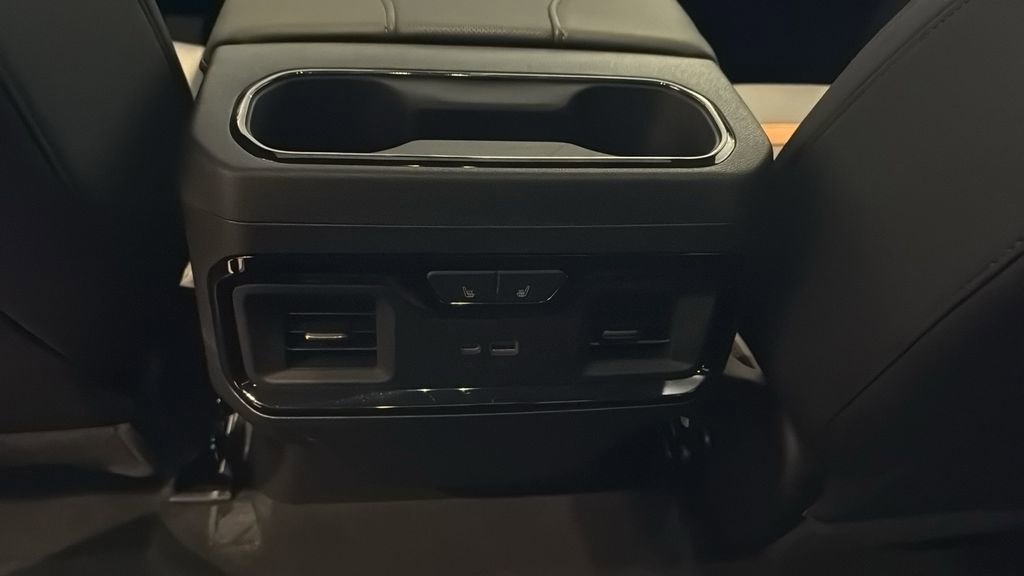 Used 2025 GMC Sierra 1500 AT4 w/ AT4 Premium Package image 21