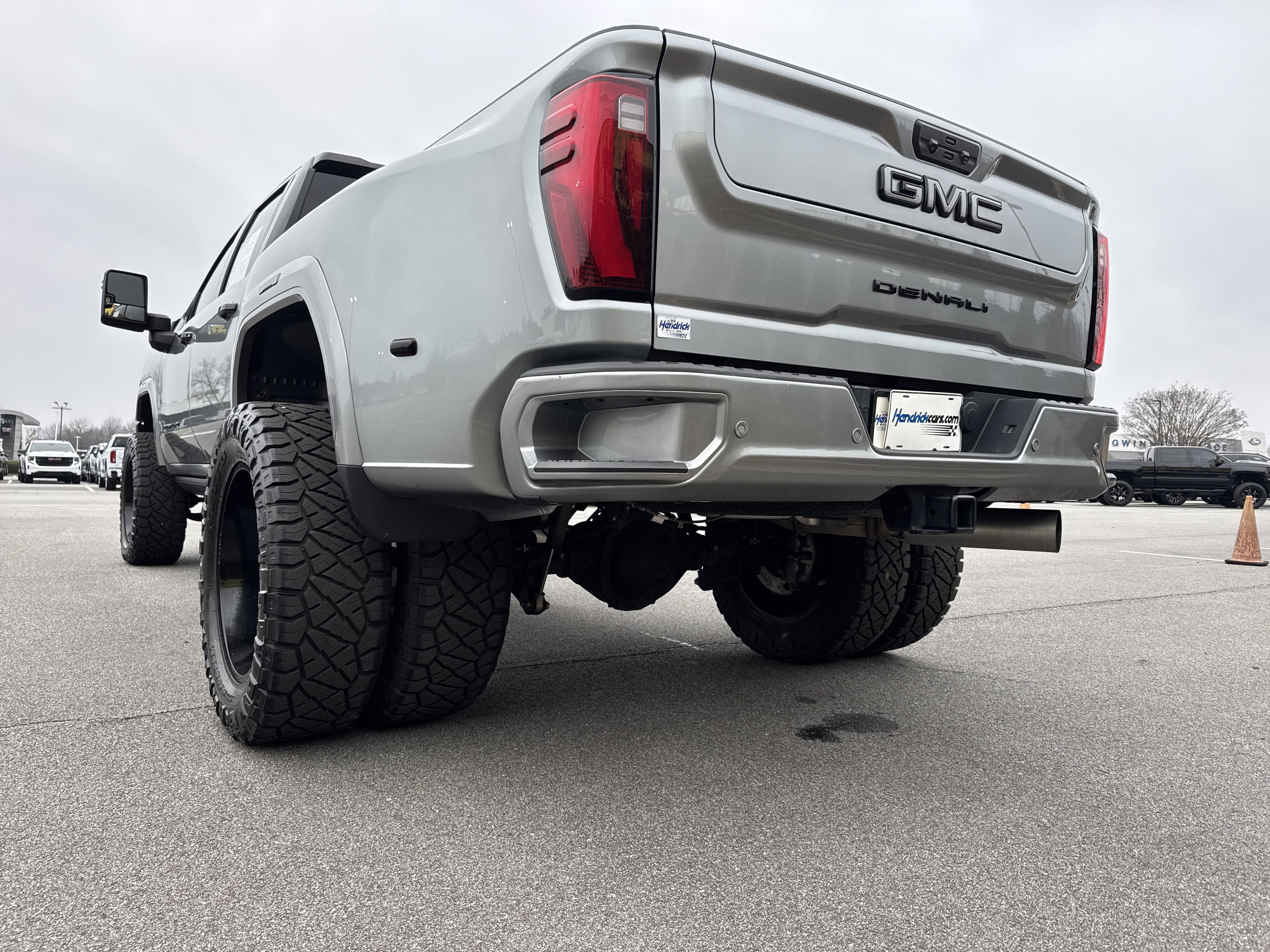 Used 2024 GMC Sierra 3500 Denali Ultimate image 8