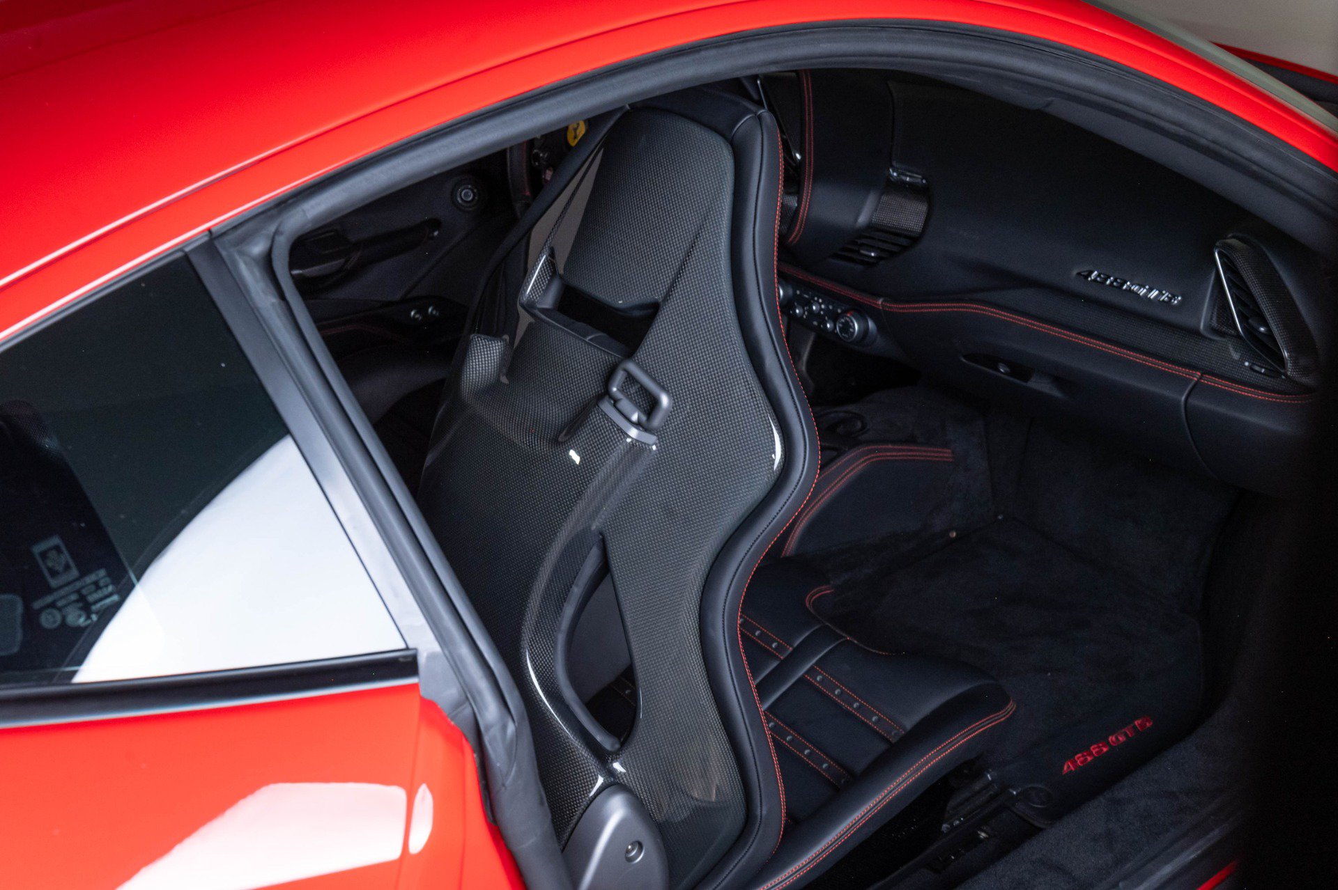 Used 2018 Ferrari 488 GTB RWD image 36