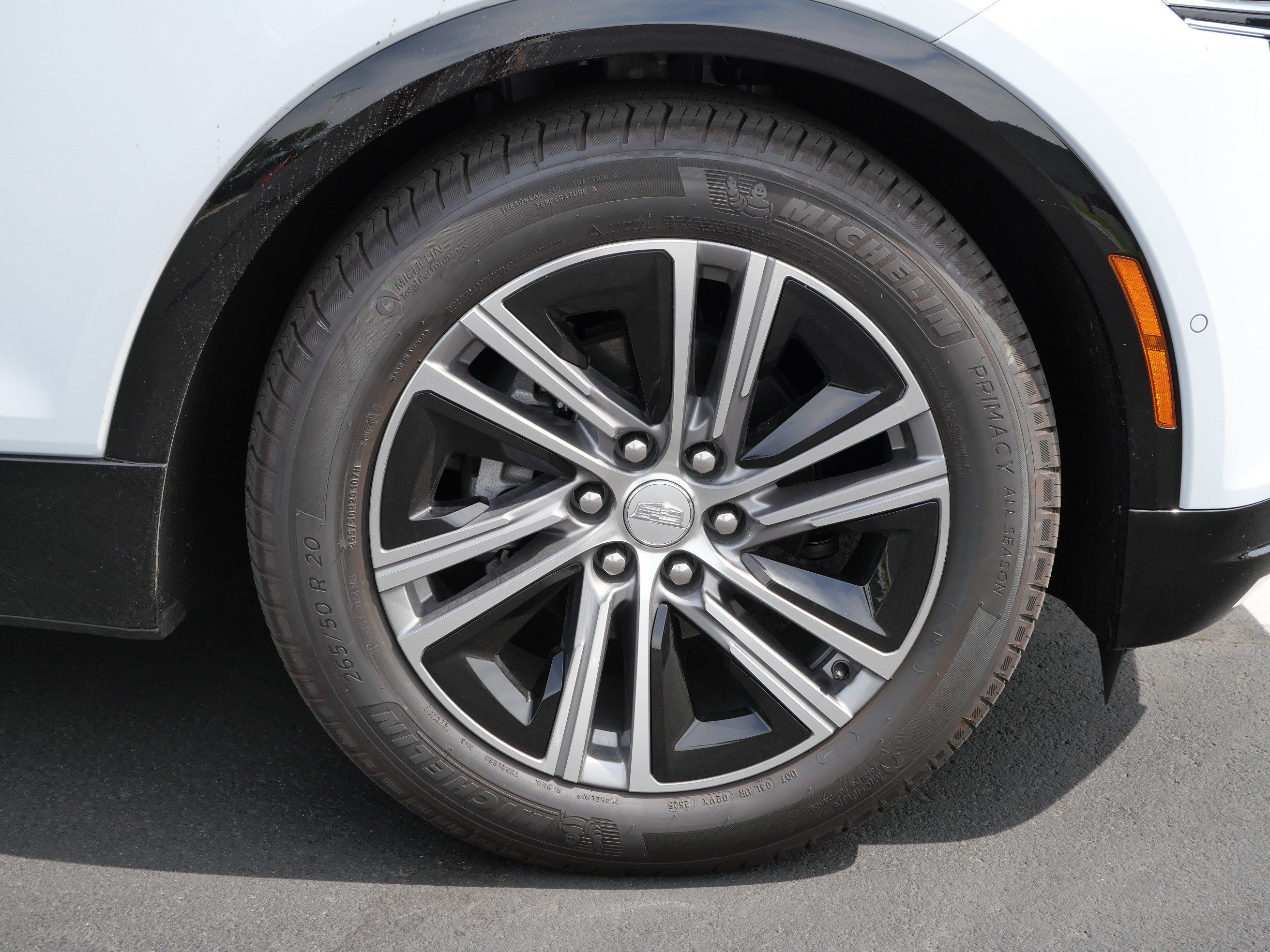 Used 2026 Cadillac Lyriq Luxury w/ LPO, Floor Liner Package AWD/4WD image 14