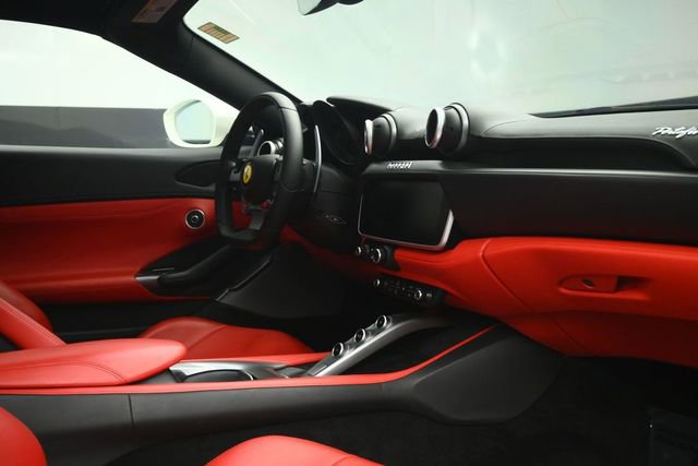 Used 2020 Ferrari Portofino RWD image 34