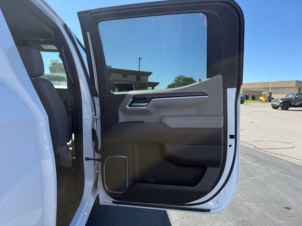 Used 2026 GMC Sierra 1500 SLT AWD/4WD image 12