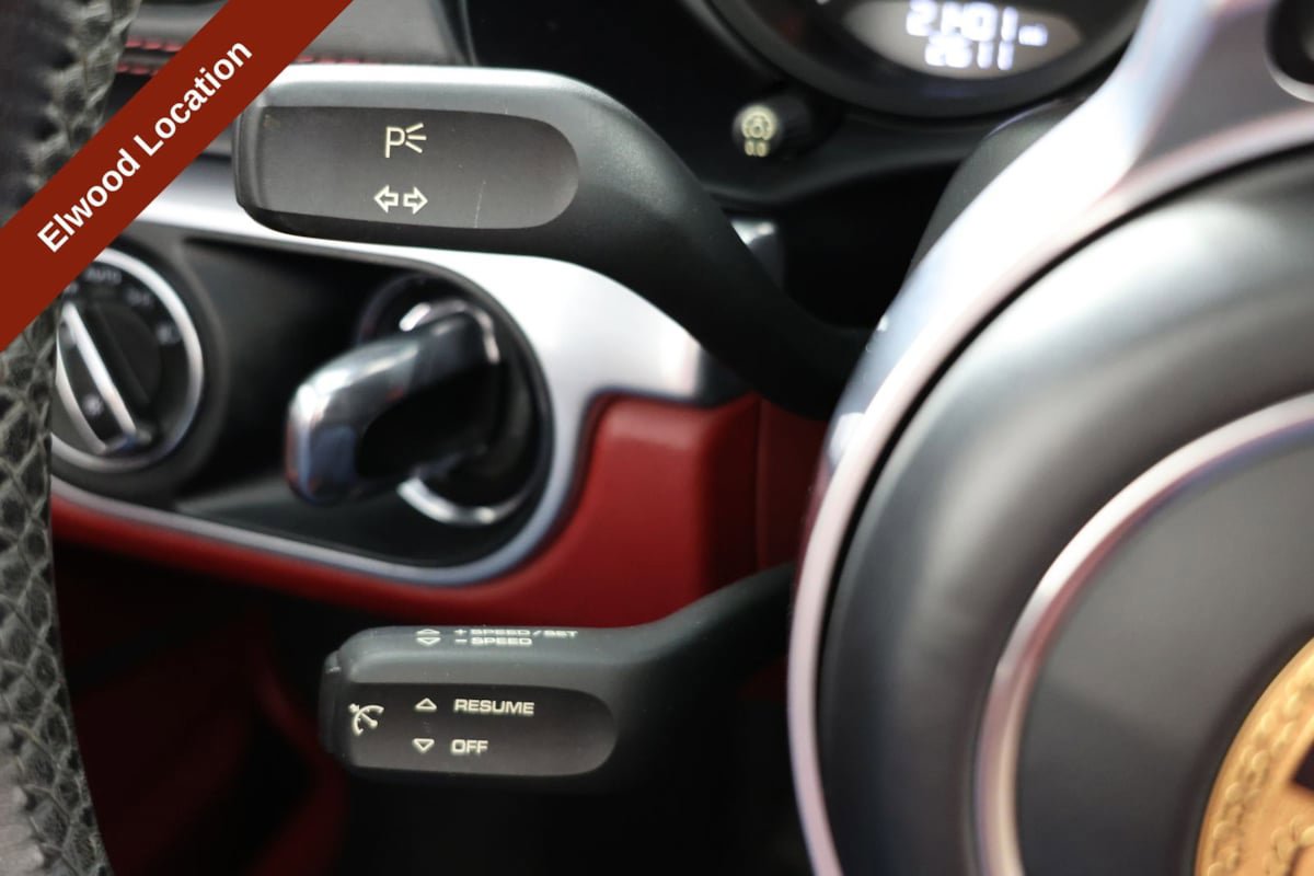 Used 2018 Porsche 718 Boxster RWD image 23
