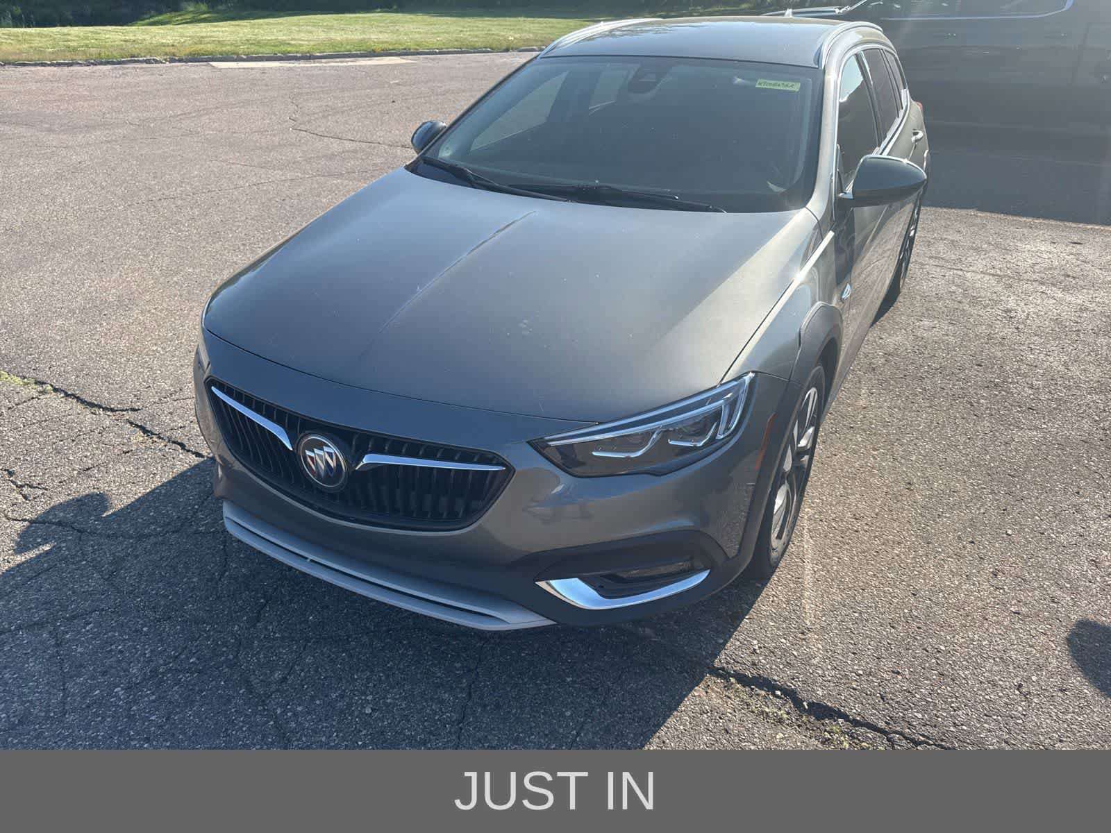 Used 2019 Buick Regal Essence w/ Driver Confidence Package I