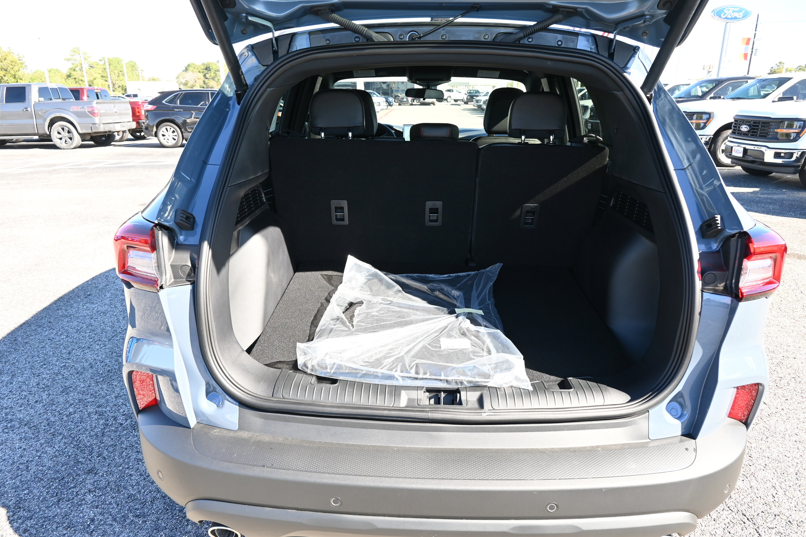 New 2026 Ford Escape ST-Line w/ Tech Pack #1 image 6