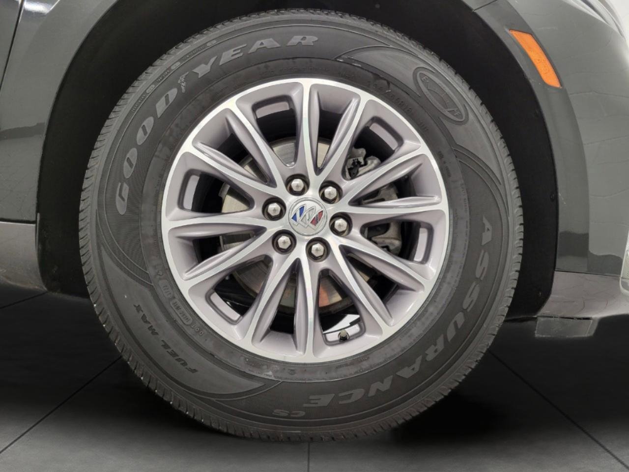 Used 2024 Buick Enclave Premium image 4