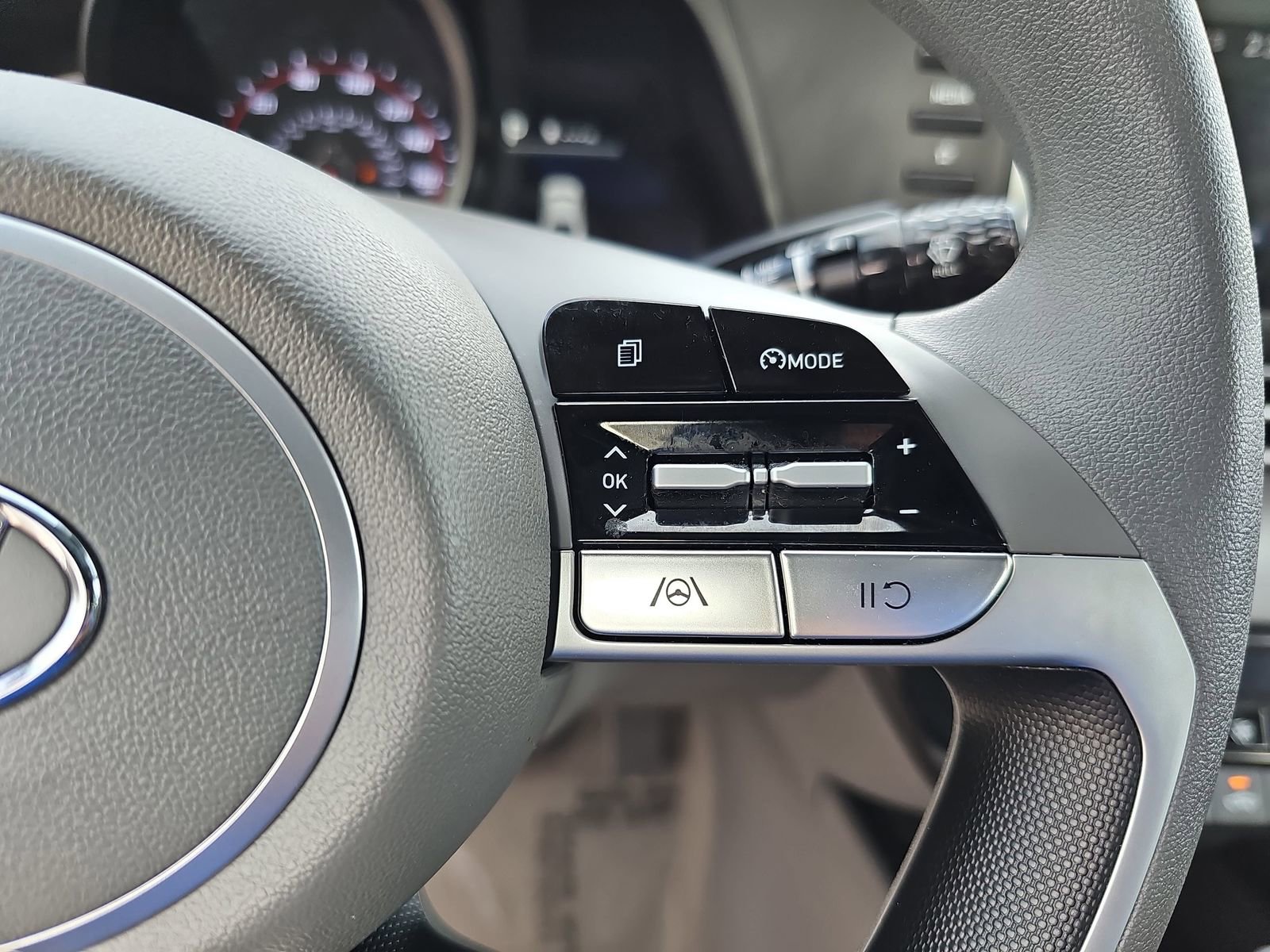 Certified 2023 Hyundai Elantra SEL image 17