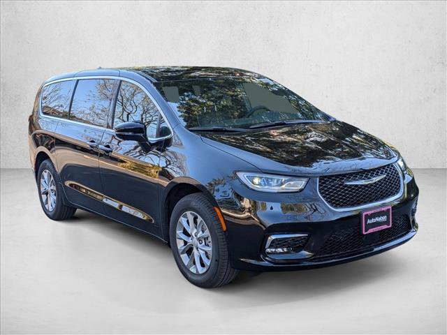 New 2026 Chrysler Pacifica Limited image 6