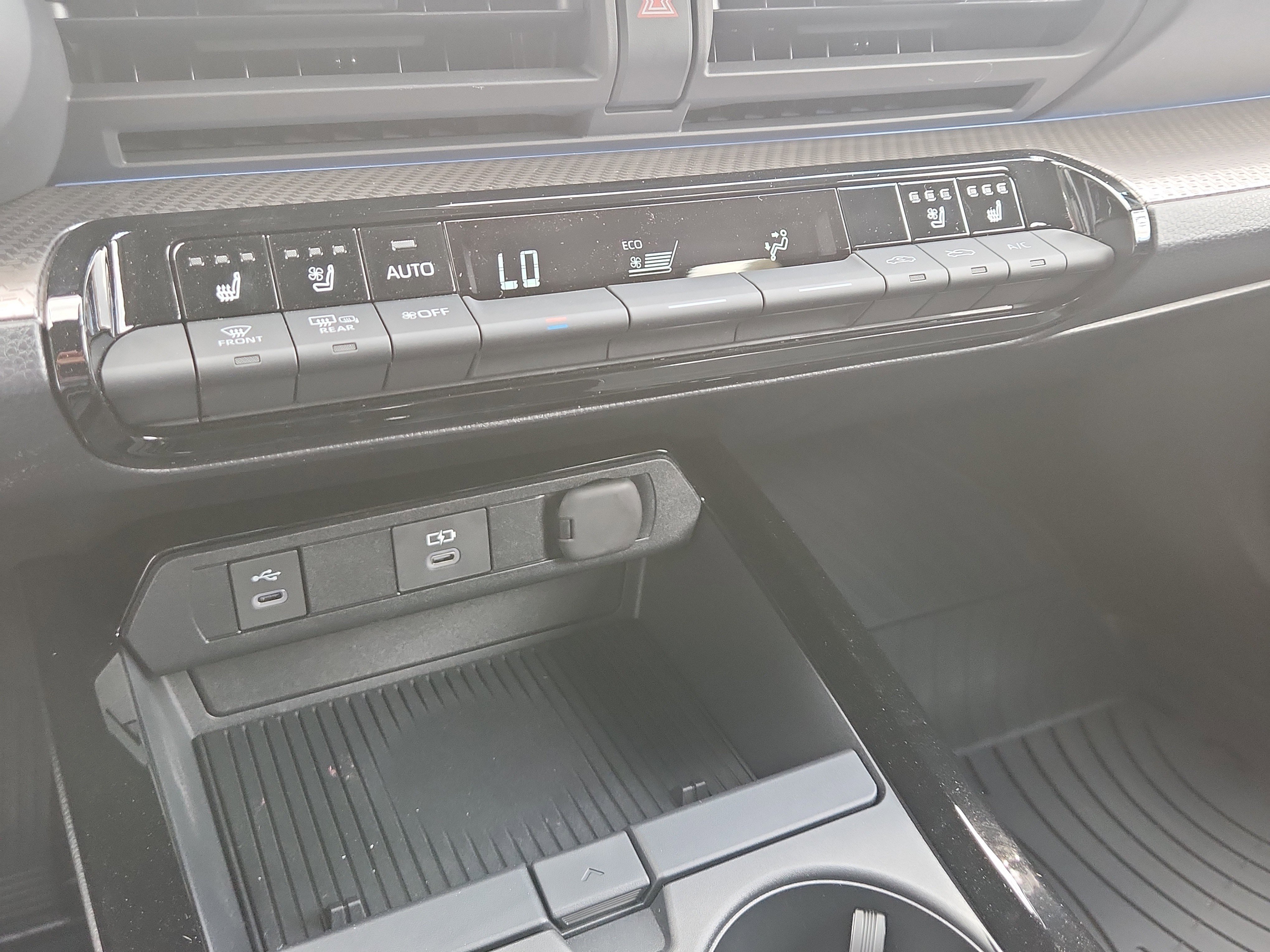 New 2026 Toyota Prius Limited image 18