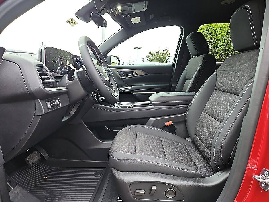 New 2027 Chevrolet Traverse LT AWD/4WD image 9