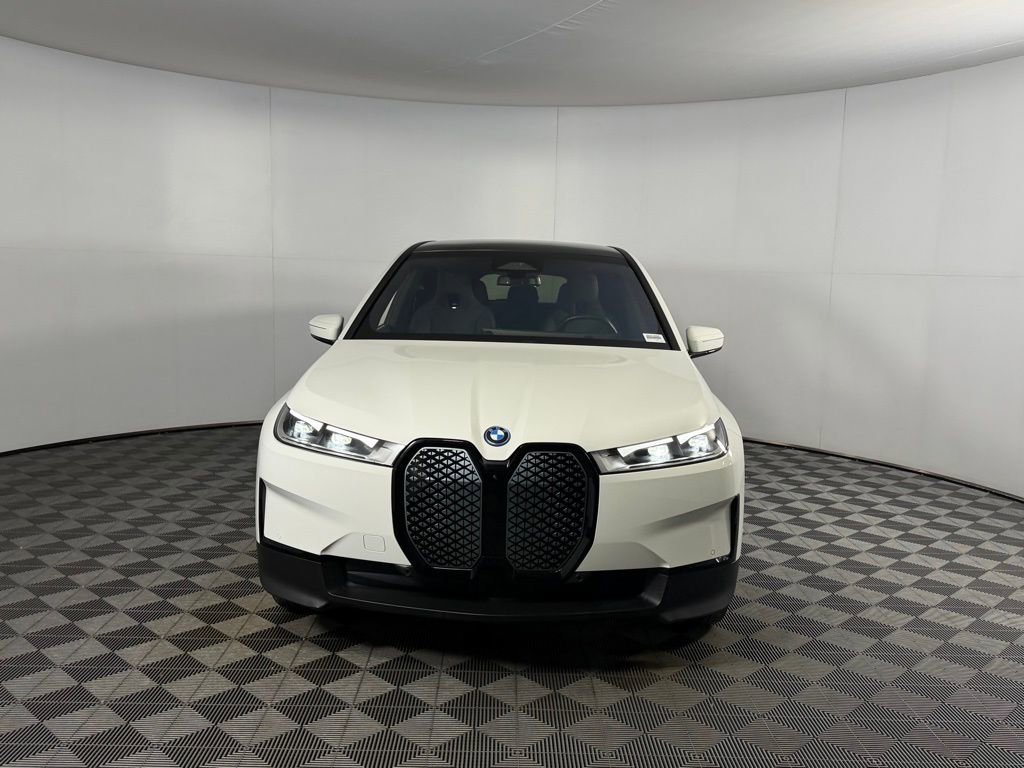 Used 2024 BMW iX xDrive50 w/ Premium Package image 10