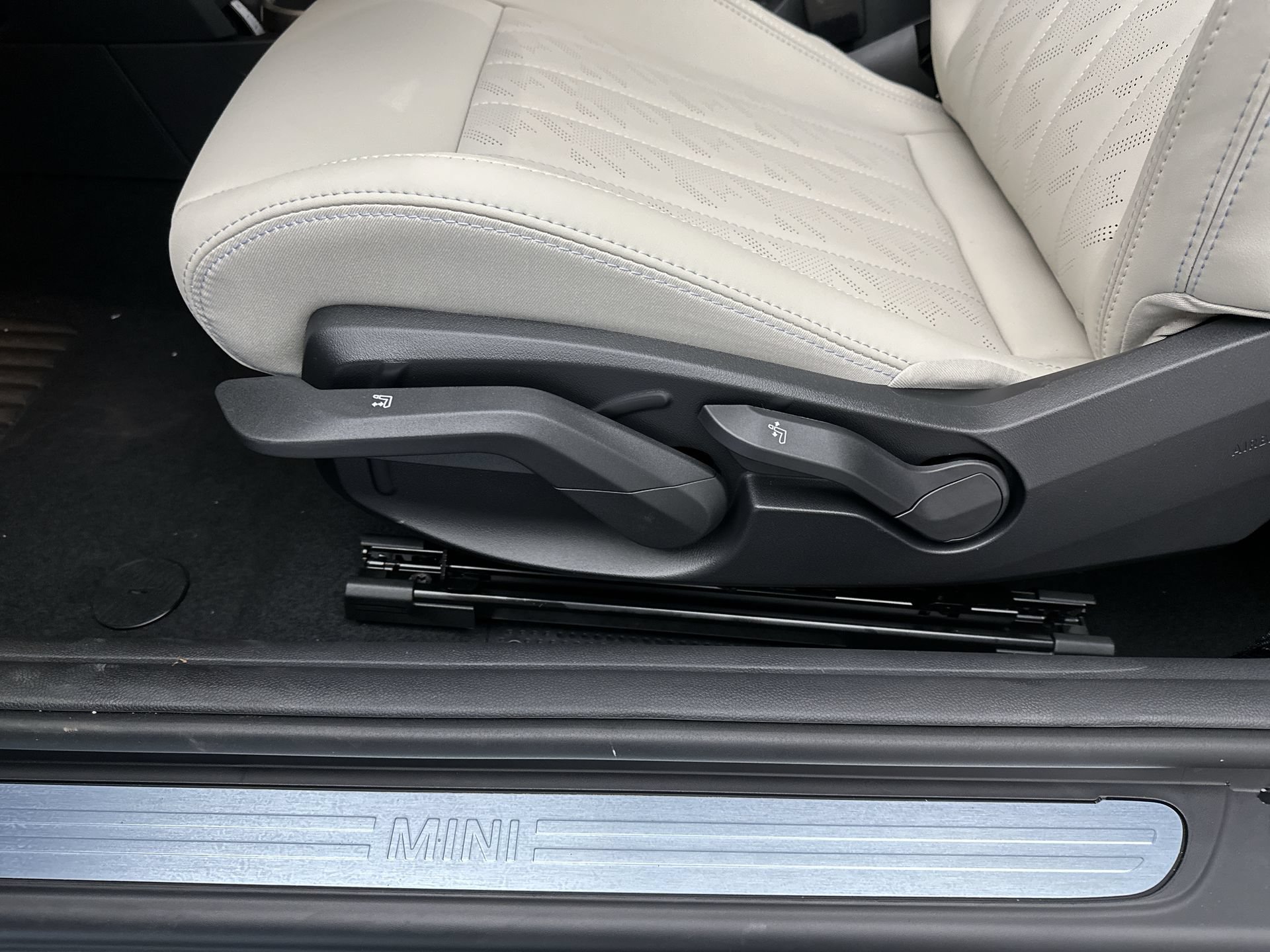 New 2026 MINI Cooper S FWD image 14