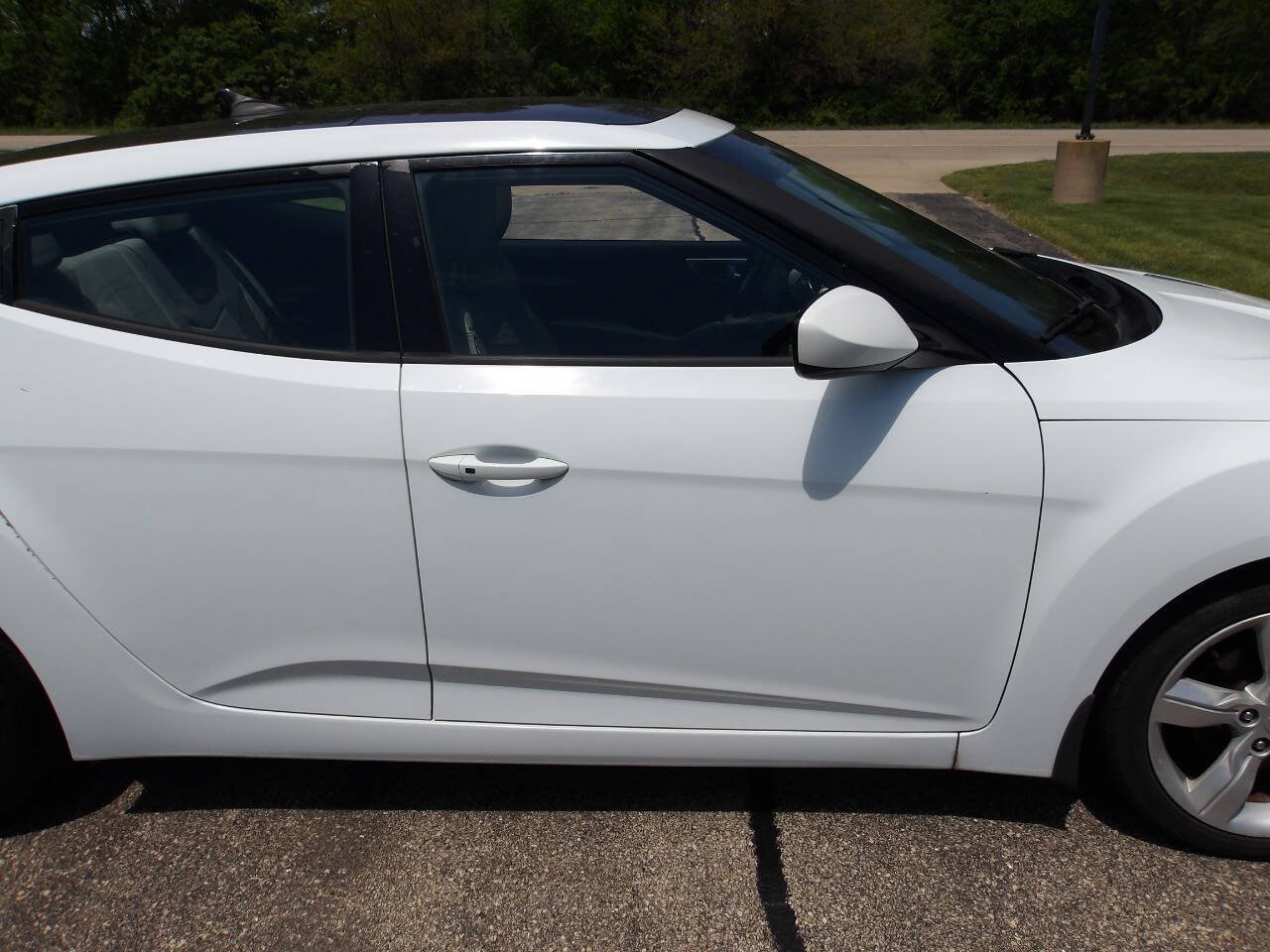 Used 2013 Hyundai Veloster w/ Tech Pkg FWD image 33