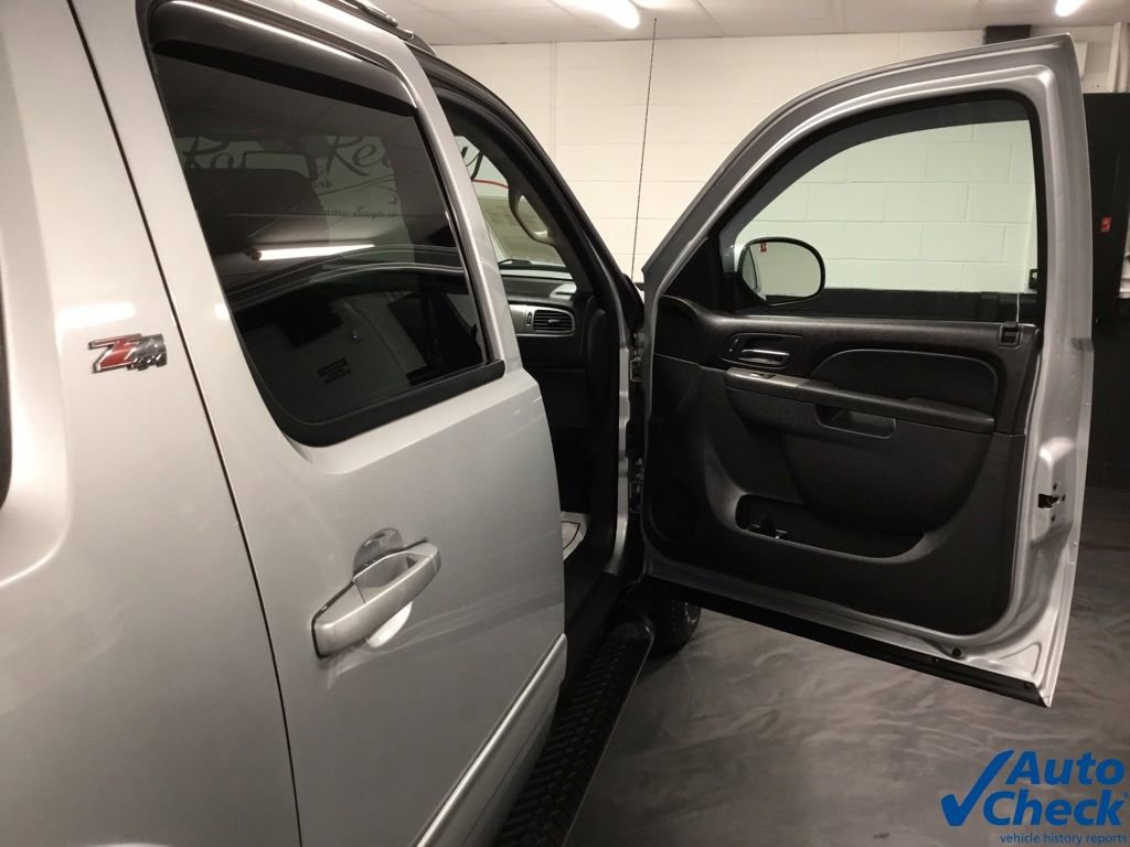 Used 2012 Chevrolet Avalanche LT w/ Suspension Package, Off-Road image 46