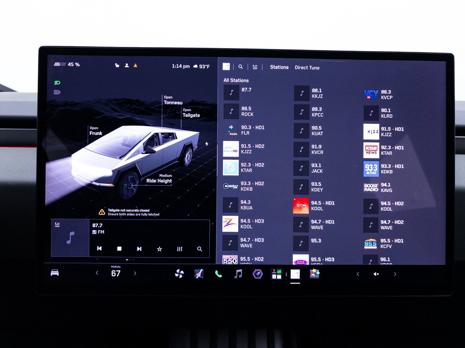 Used 2024 Tesla Cybertruck AWD Crew Cab image 27