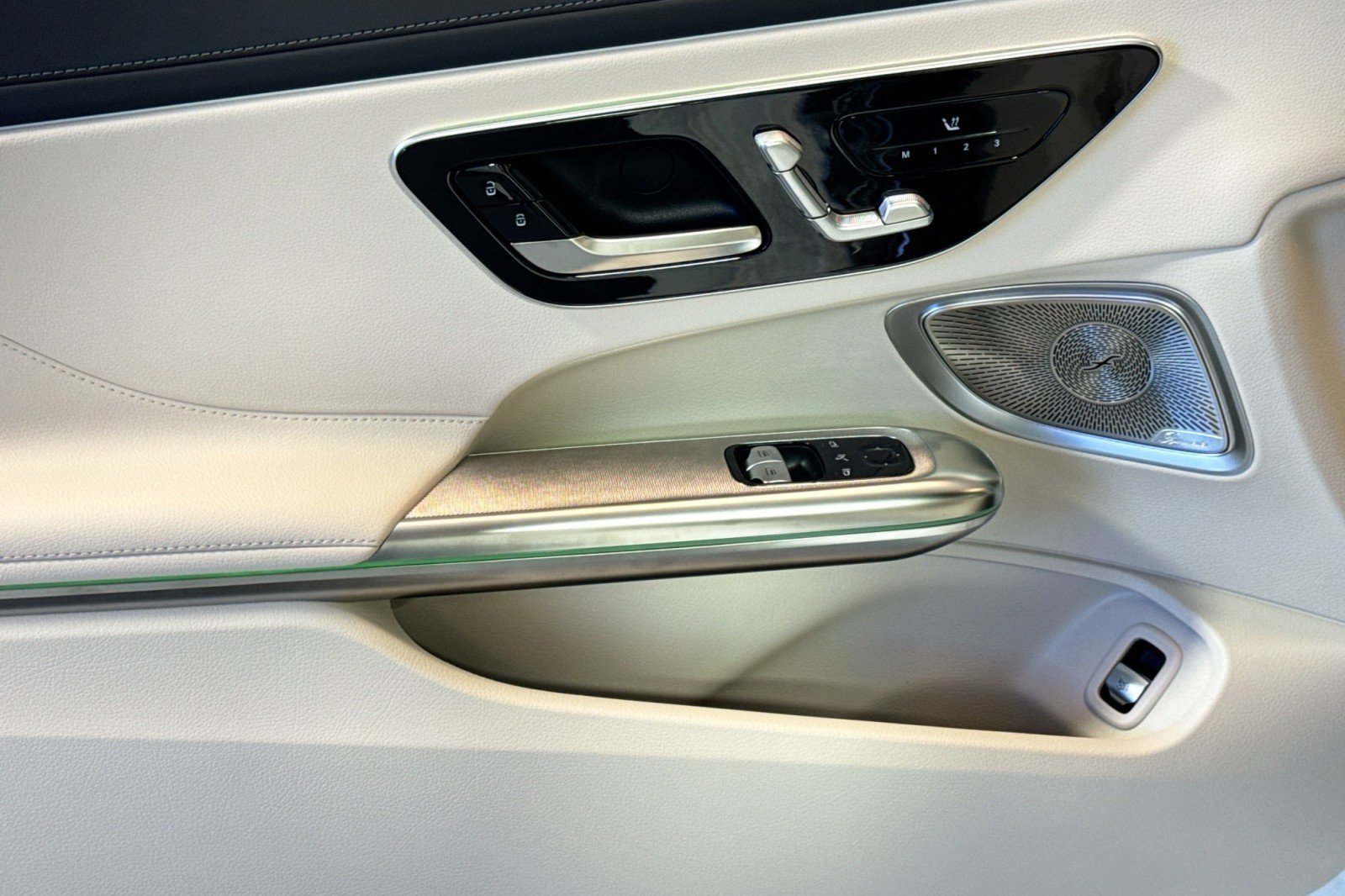 New 2026 Mercedes-Benz CLE 300 4MATIC Coupe image 16