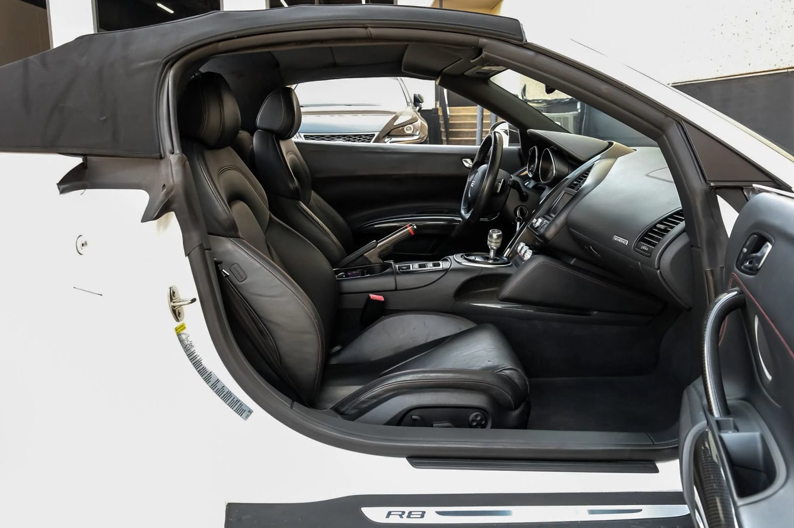 Used 2011 Audi R8 V10 AWD/4WD image 37