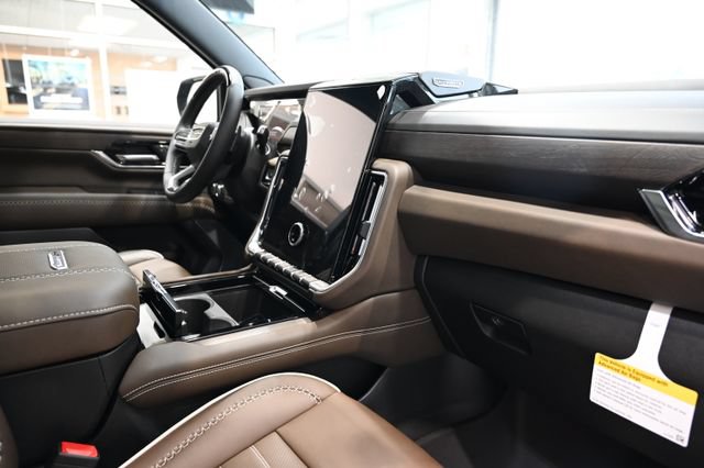 New 2026 GMC Yukon XL Denali Ultimate w/ LPO, Floor Liner Package AWD/4WD image 25