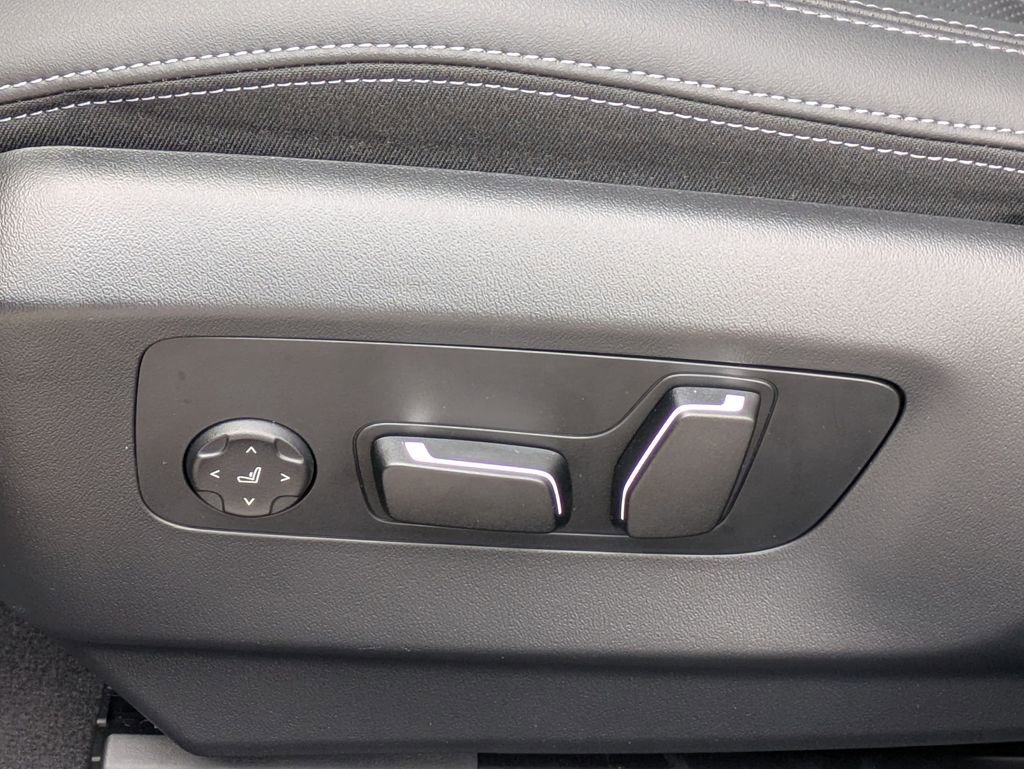 Used 2024 BMW 530i 530i w/ Premium Package image 8