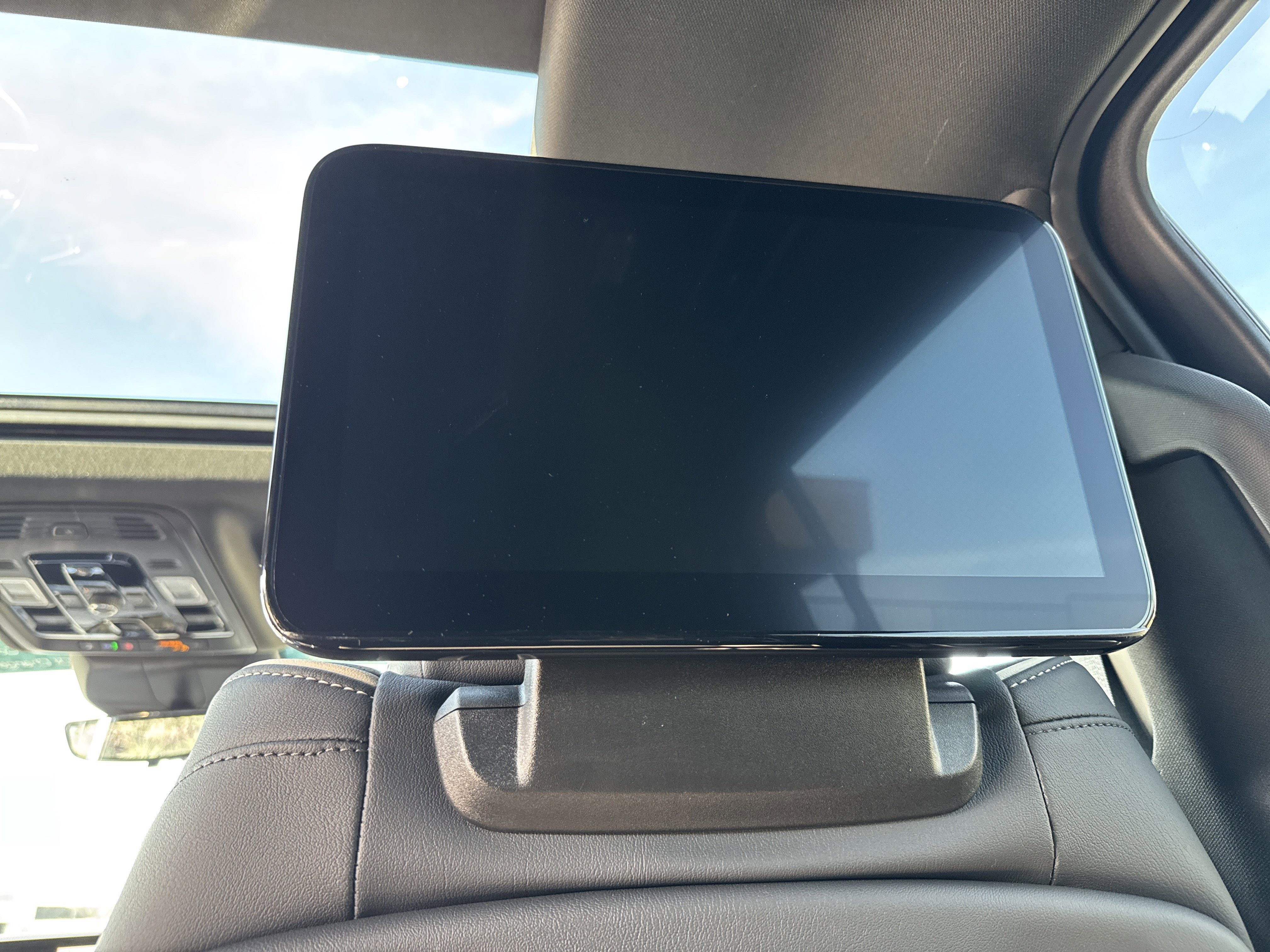 Used 2026 Cadillac Escalade ESV Sport w/ Touring Package image 29