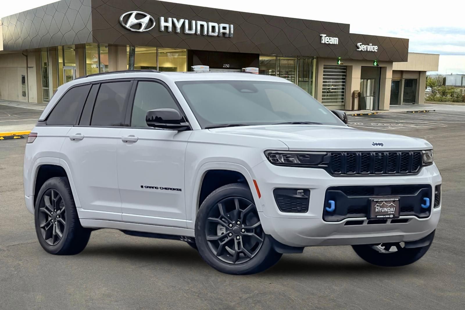 Used 2025 Jeep Grand Cherokee Limited 4xe video 2