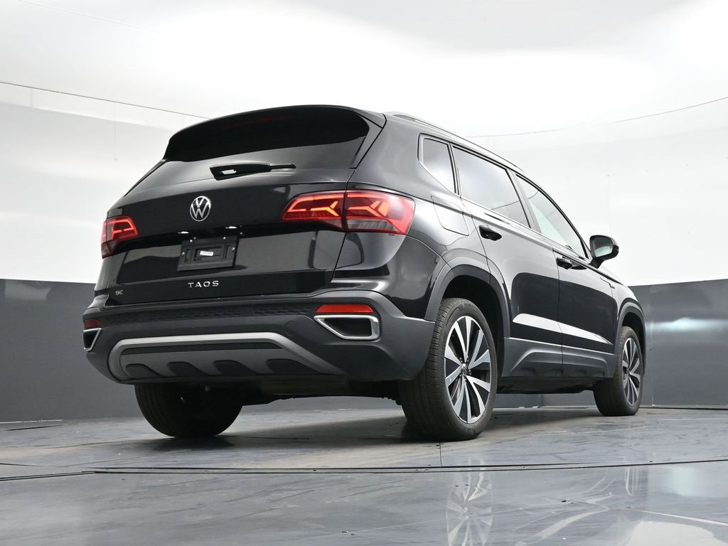Used 2024 Volkswagen Taos SE image 38