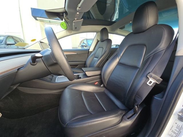 Used 2022 Tesla Model 3 Performance image 11
