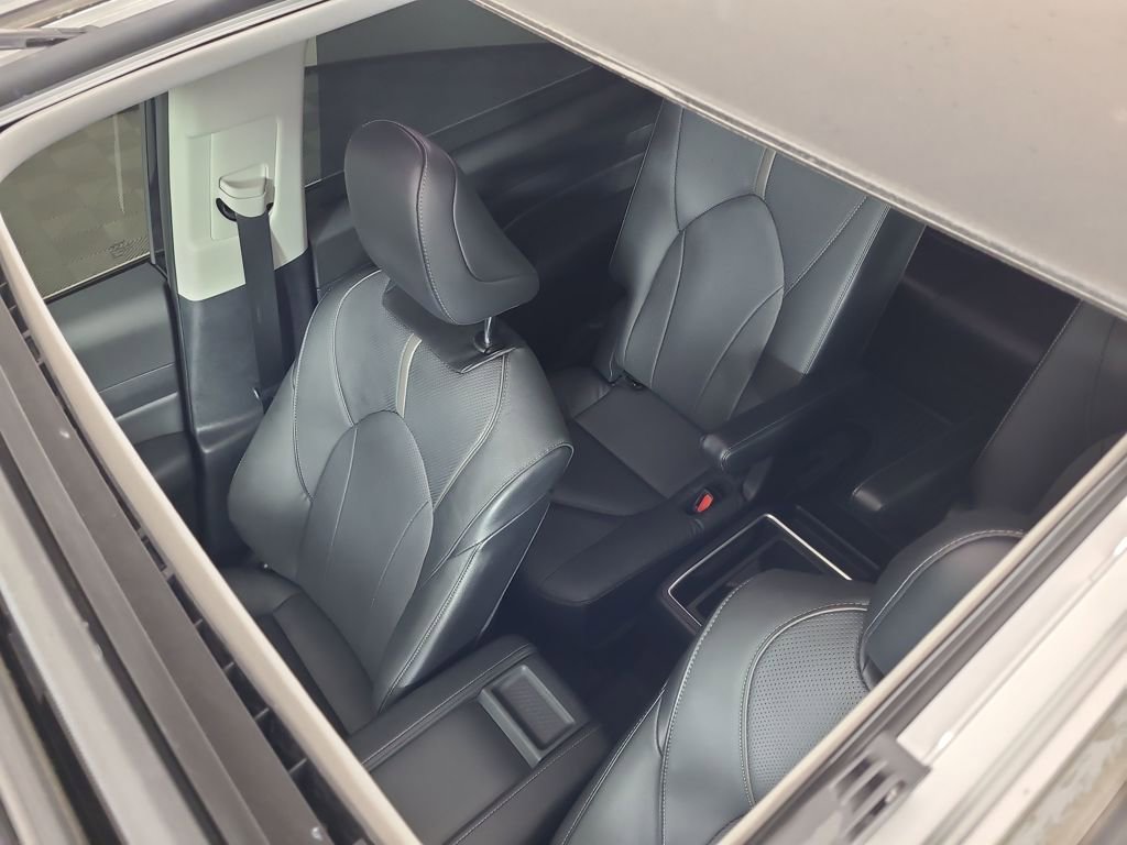 Used 2025 Toyota Grand Highlander AWD image 9