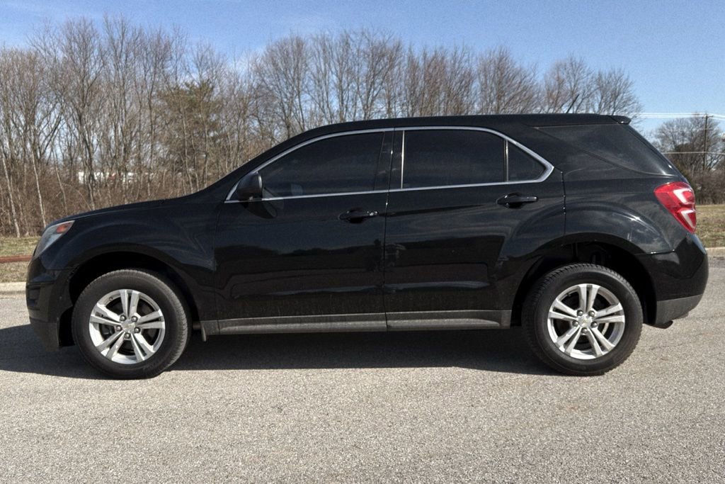 Used 2017 Chevrolet Equinox LS image 35