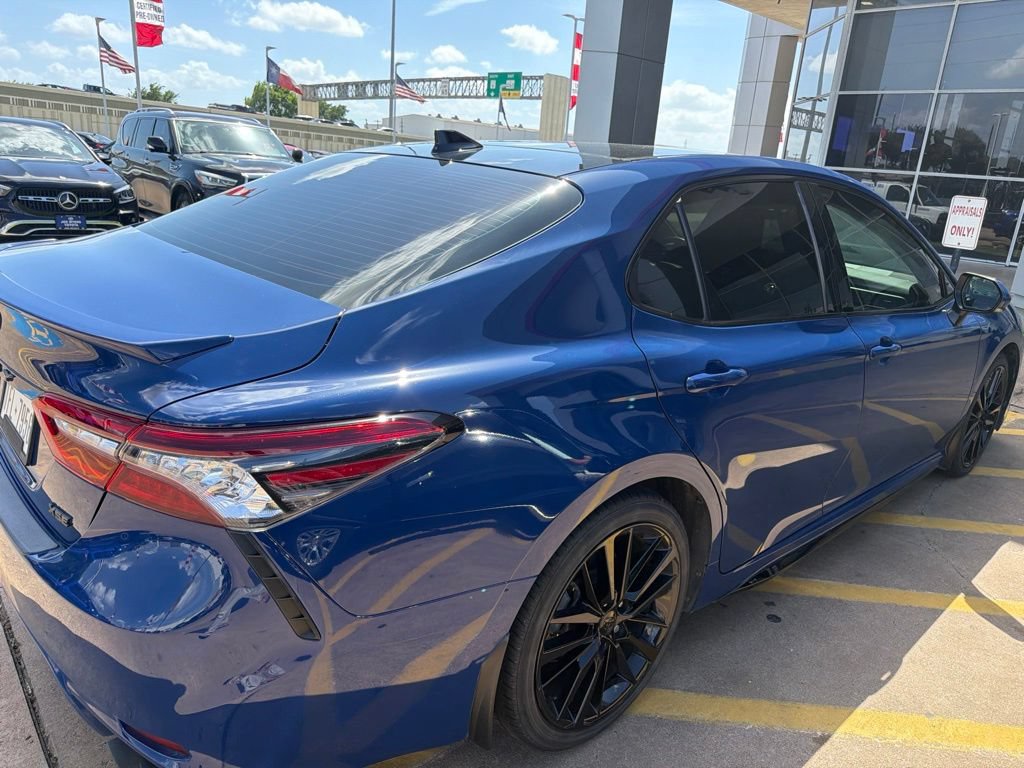 Used 2023 Toyota Camry XSE FWD image 3