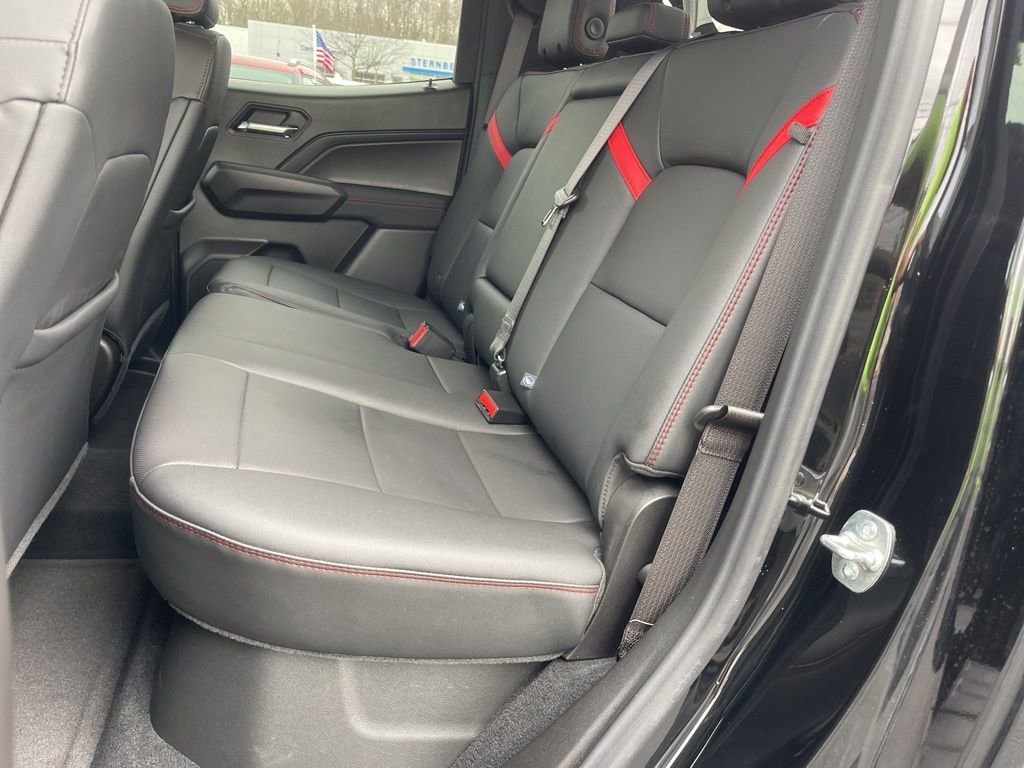 Used 2025 Chevrolet Colorado Z71 w/ Midnight Edition image 10