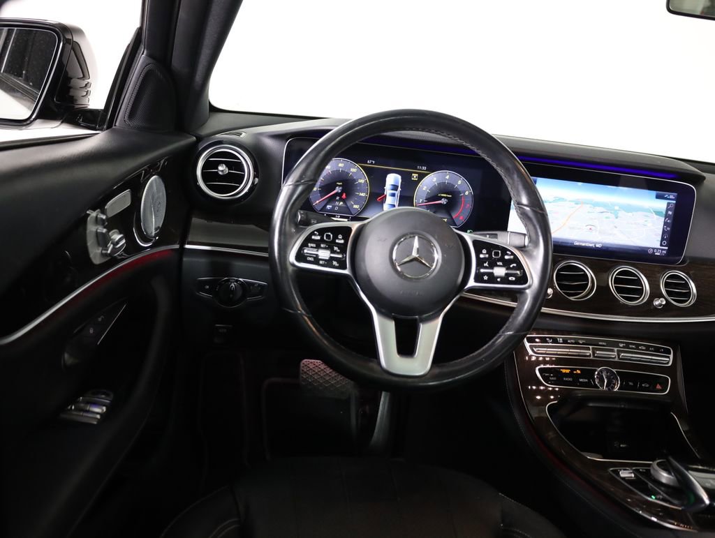 Certified 2019 Mercedes-Benz E 300 4MATIC image 33