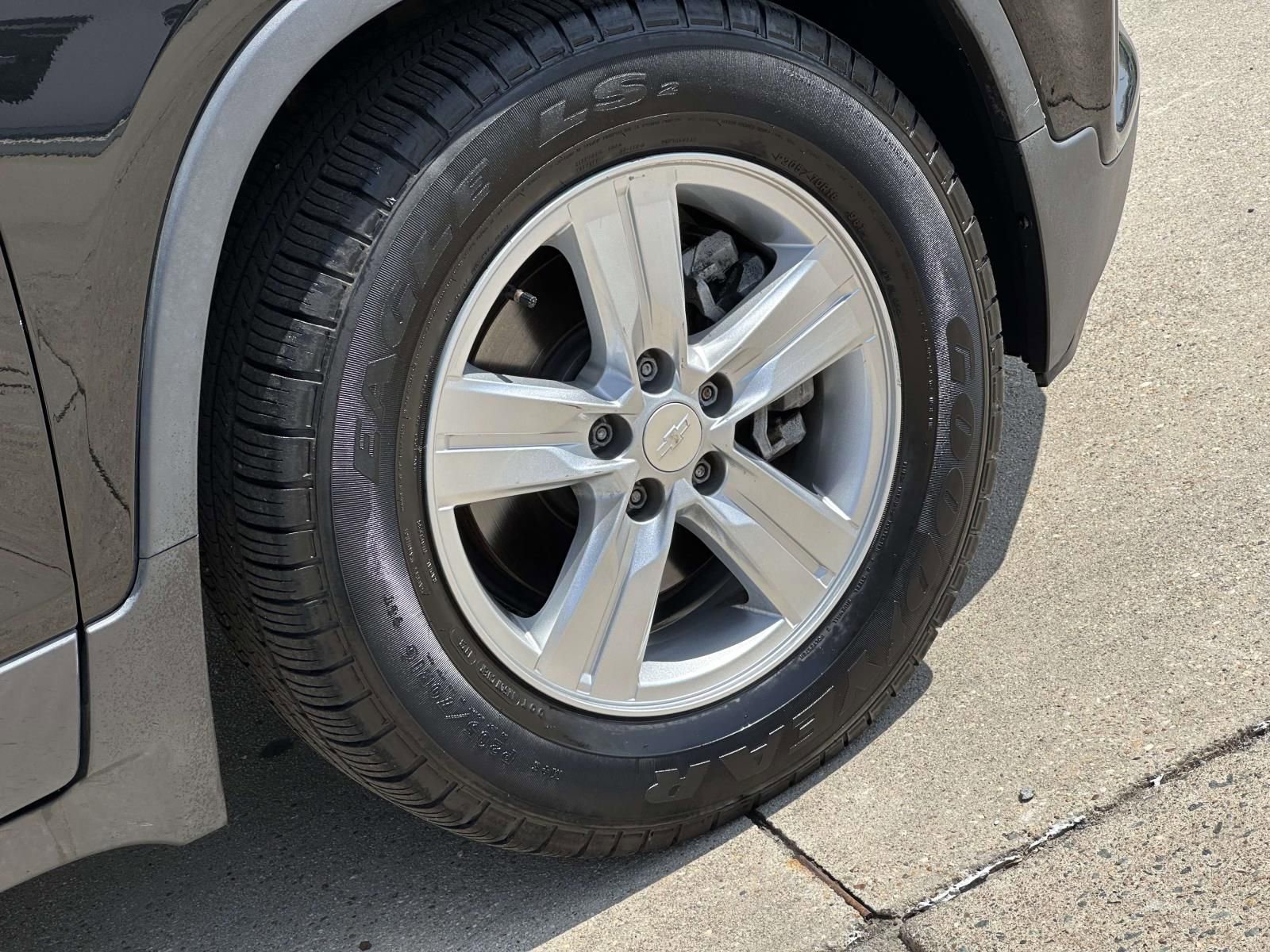 Used 2020 Chevrolet Trax LS w/ Tint and Cruise Package image 7