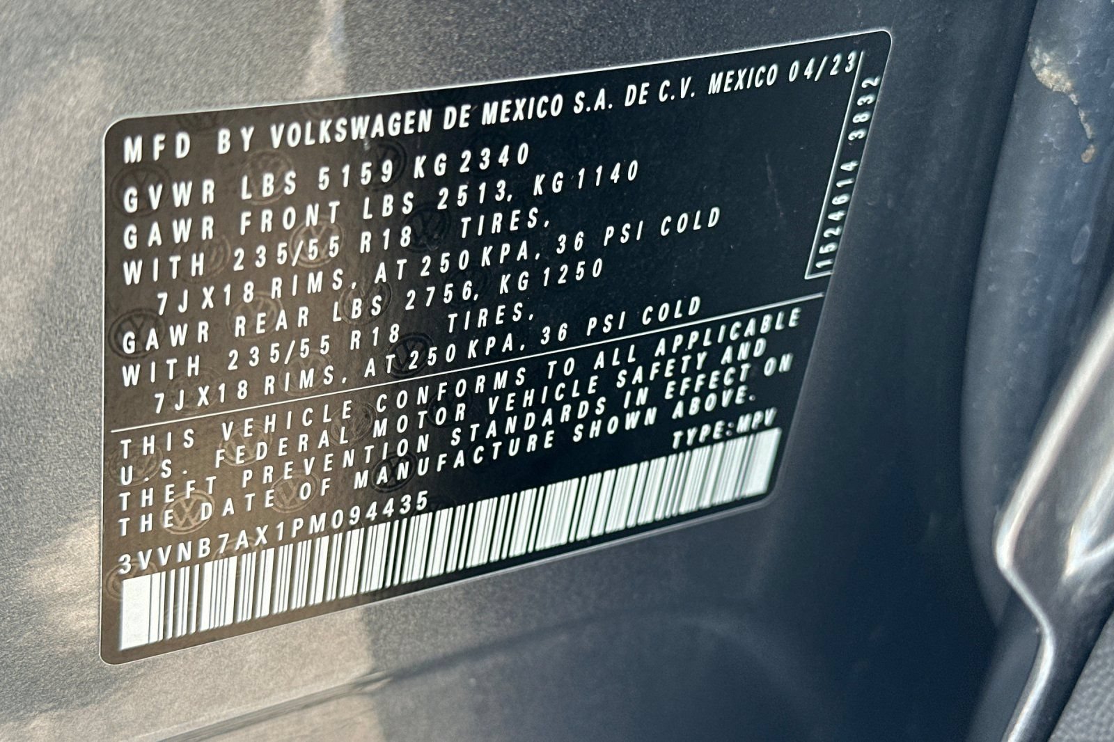 Used 2023 Volkswagen Tiguan SE w/ Panoramic Sunroof Package FWD image 29