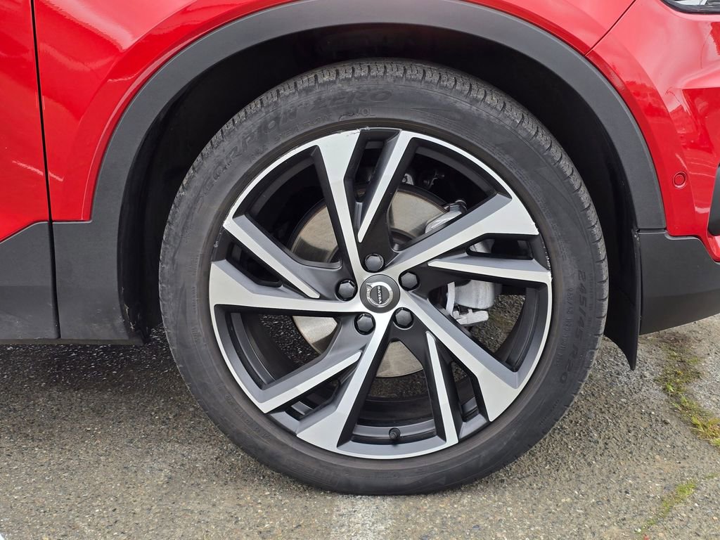 Used 2022 Volvo XC40 T5 R-Design w/ Advanced Package AWD/4WD image 10