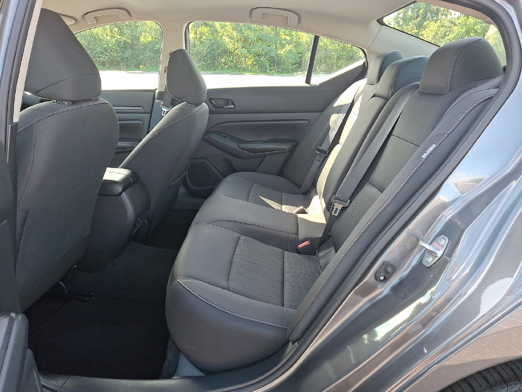 Used 2025 Nissan Altima 2.5 SV AWD/4WD image 10