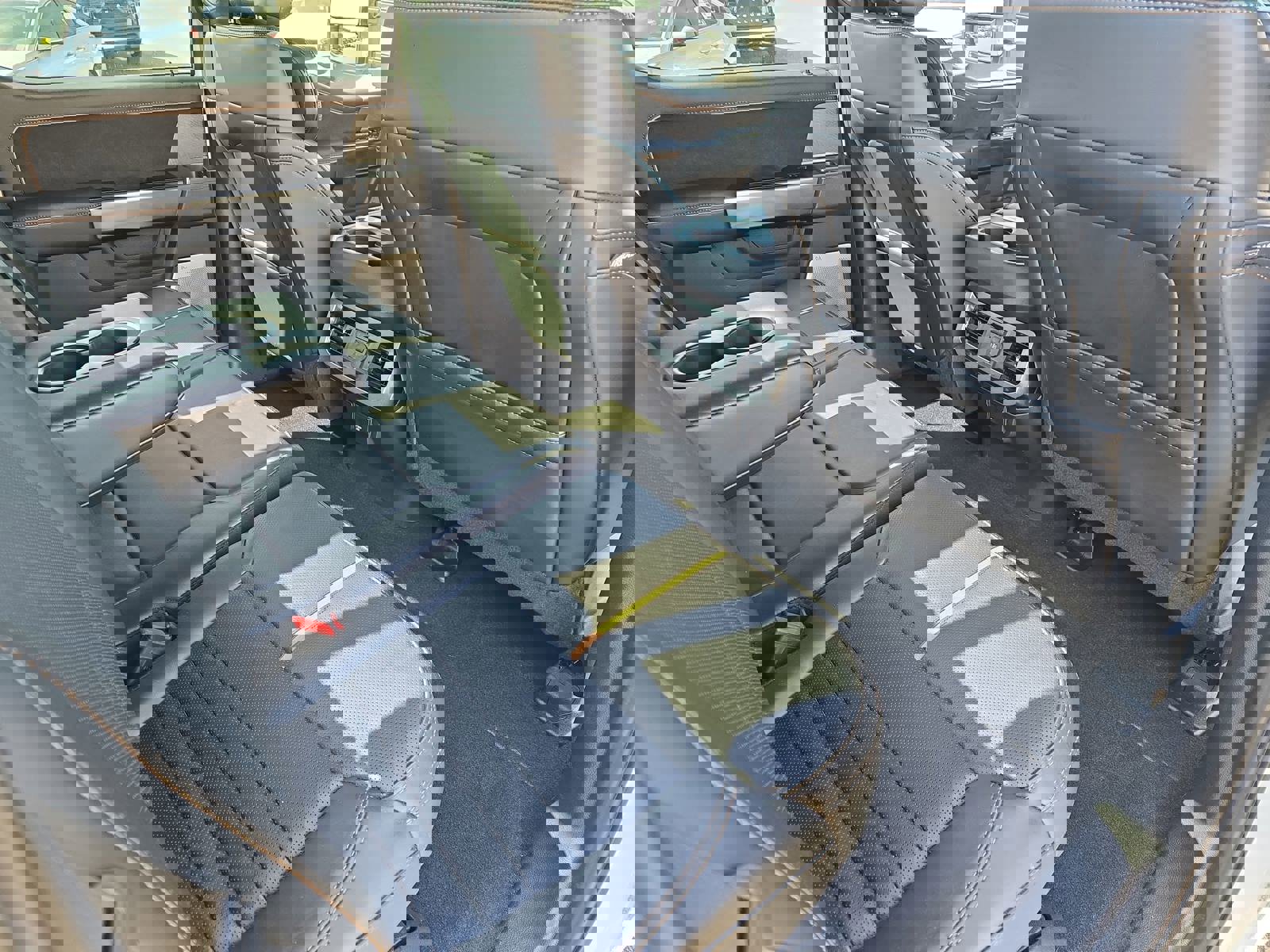 Used 2024 Ford F350 Platinum w/ FX4 Off-Road Package image 12