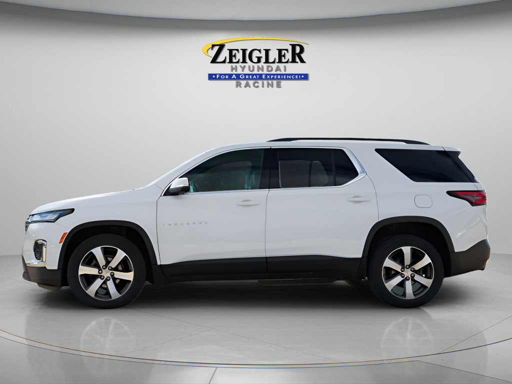 Used 2023 Chevrolet Traverse LT w/ LT Premium Package AWD/4WD image 3