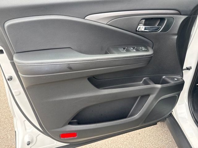 Certified 2023 Honda Ridgeline Sport image 9