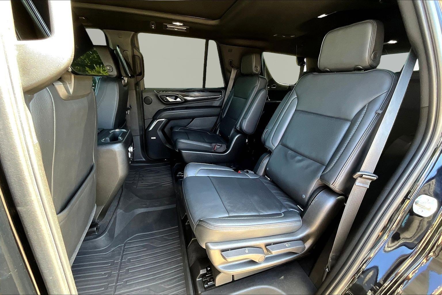 Used 2021 GMC Yukon Denali w/ Denali Premium Package AWD/4WD image 22