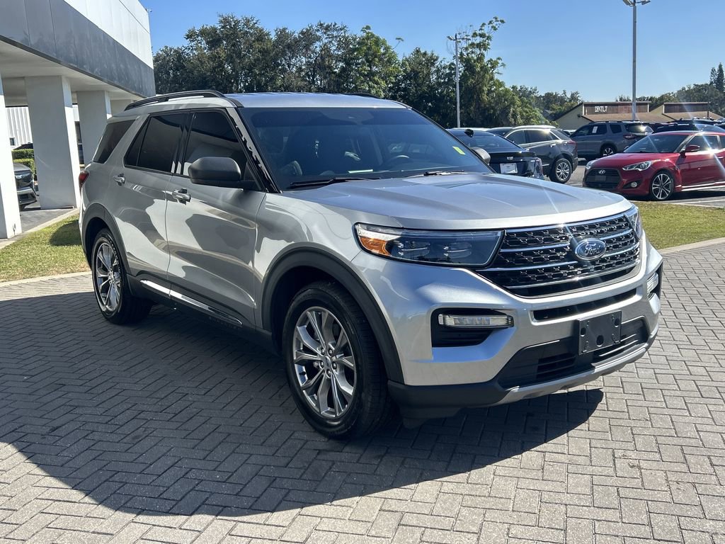 Used 2022 Ford Explorer XLT w/ Equipment Group 202A image 7