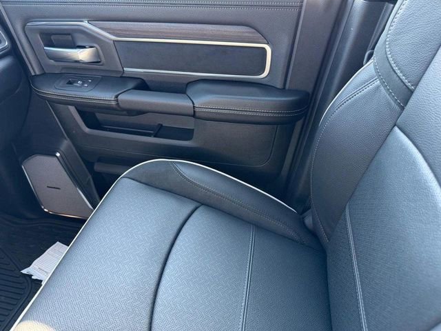 New 2026 RAM 3500 Laramie AWD/4WD image 25