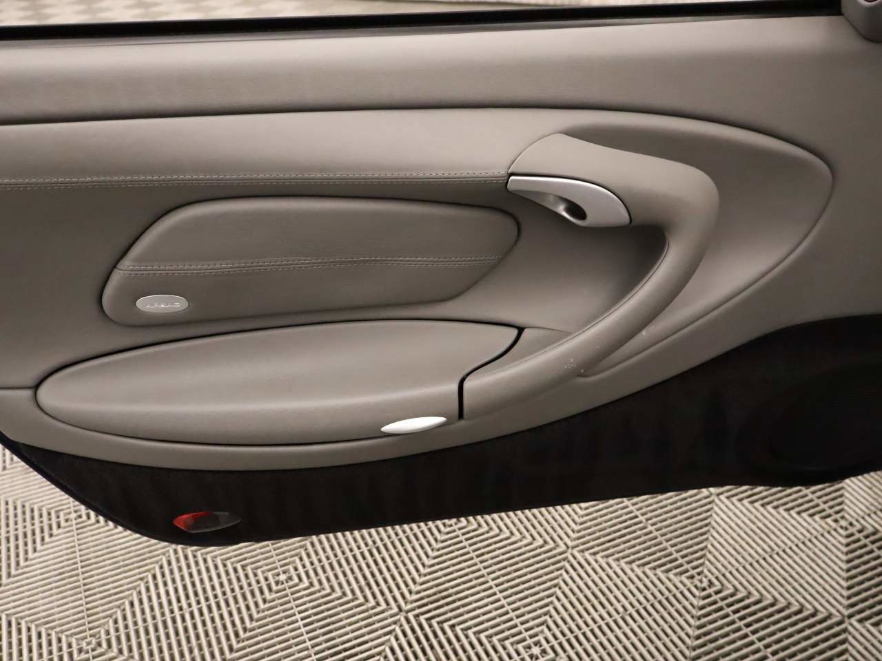 Used 2003 Porsche 911 Carrera image 18