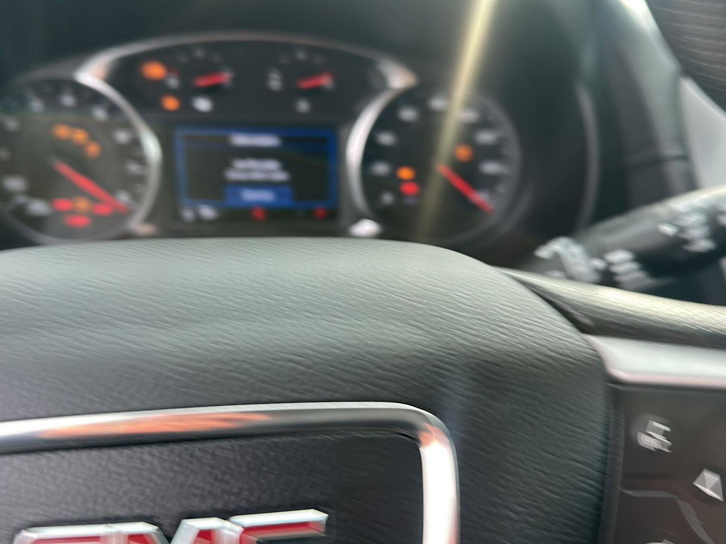 Used 2024 GMC Terrain SLE w/ Driver Convenience Package image 29