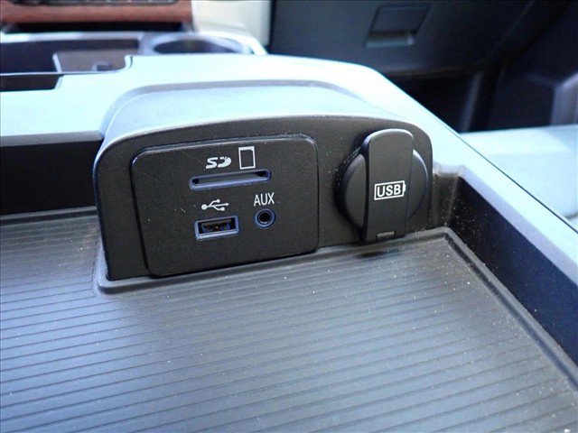 Used 2014 RAM 2500 Laramie AWD/4WD image 25